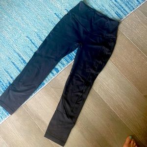 Black Lululemon Cropped Mid-rise Leggings